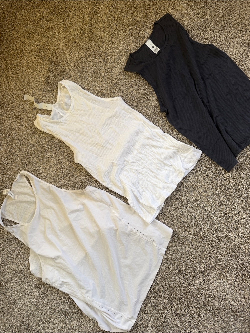 Lululemon tanks! All 3 for $40 size small/6